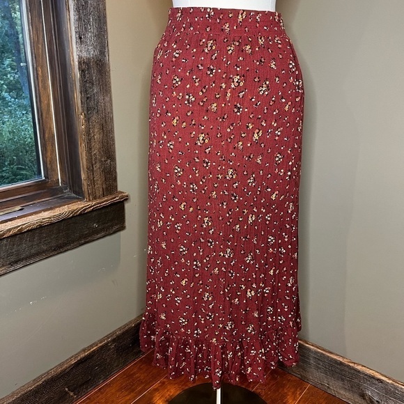 Wishlist apparel high-low floral skirt - Picture 2 of 5